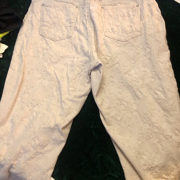 Bandolino Capris MANDIE Style Sand Colored Size 12 - Picture 9 of 11